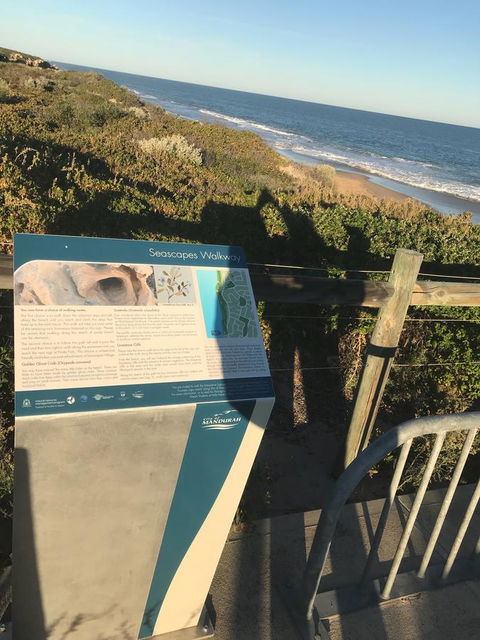 Beach House At SeaScapes.. - Accommodation Rockhampton 31