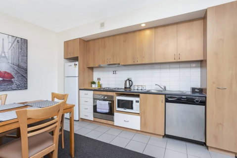 508 Stupendous Sunsets & Views Pool Gym Parking - Accommodation Rockhampton 43