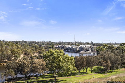 508 Stupendous Sunsets & Views Pool Gym Parking - Accommodation Rockhampton 31