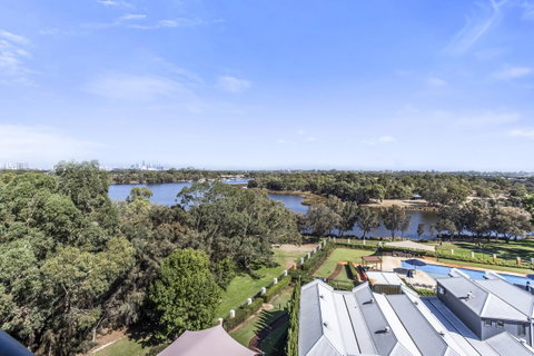 508 Stupendous Sunsets & Views Pool Gym Parking - Accommodation Rockhampton 35