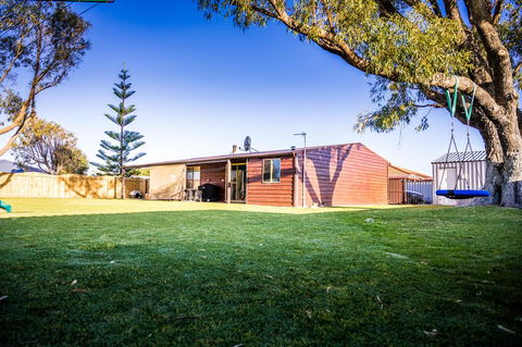 The Bothy Lancelin Family Retreat - Accommodation Rockhampton 1