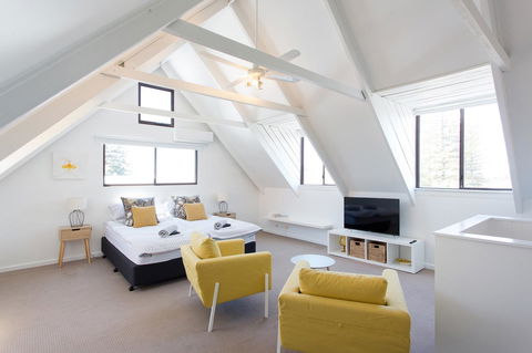 Monument Hill Townhouse - Fremantle - Accommodation Rockhampton 0
