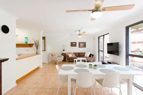 Monument Hill Townhouse - Fremantle - Accommodation Rockhampton 15