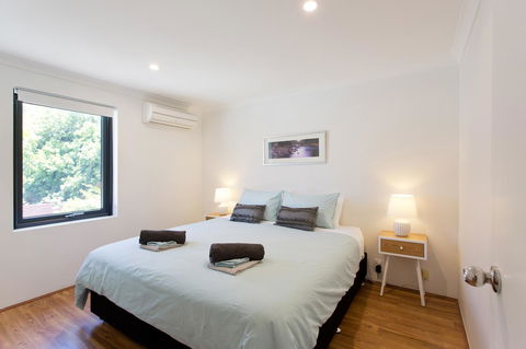 Monument Hill Townhouse - Fremantle - Accommodation Rockhampton 6