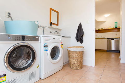 Monument Hill Townhouse - Fremantle - Accommodation Rockhampton 20