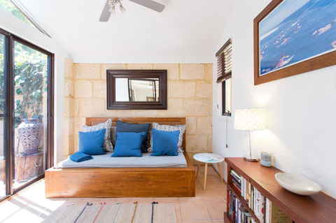 Monument Hill Townhouse - Fremantle - Accommodation Rockhampton 17
