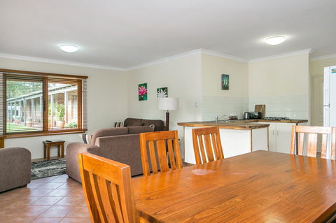 Coranda Lodge - Accommodation Rockhampton 18