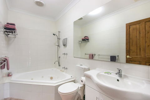 Coranda Lodge - Accommodation Rockhampton 21