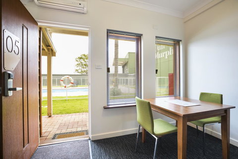 Nightcap At The Ship Inn - Accommodation Rockhampton 30