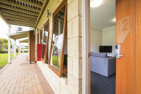 Nightcap At The Ship Inn - Accommodation Rockhampton 20