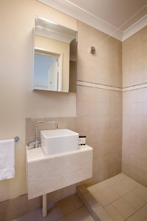 Nightcap At The Ship Inn - Accommodation Rockhampton 3