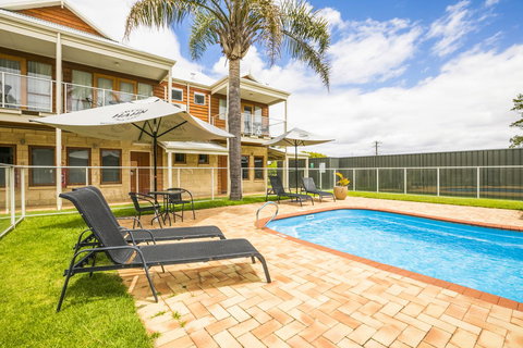 Nightcap At The Ship Inn - Accommodation Rockhampton 15