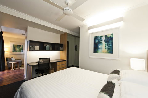 St Catherine\'s On Park - Accommodation Rockhampton 2