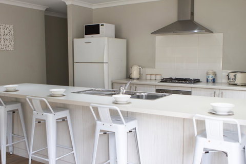 The Beach House - Accommodation Rockhampton 11