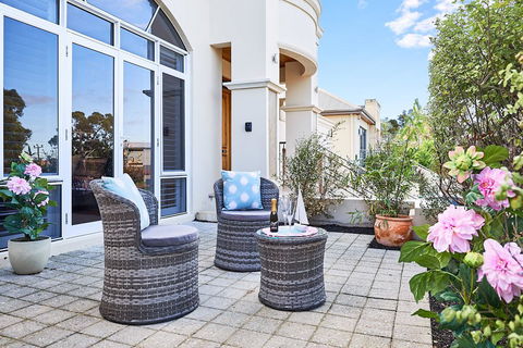 Sorrento Beach Manor - Accommodation Rockhampton 1