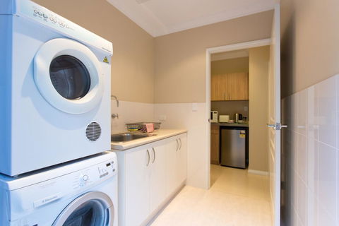 Sorrento Beach Manor - Accommodation Rockhampton 23