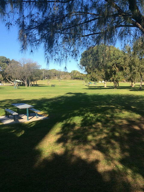 Crossland House - Accommodation Rockhampton 2
