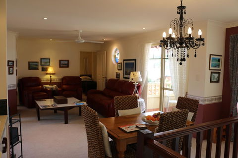 Crossland House - Accommodation Rockhampton 17