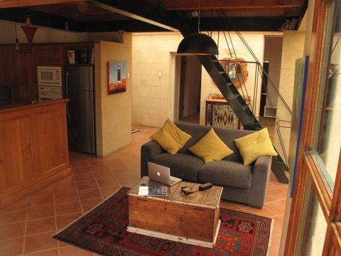 The Russell House - Accommodation Rockhampton 4