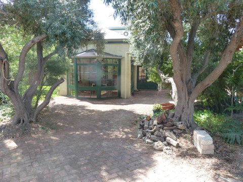 The Russell House - Accommodation Rockhampton 22