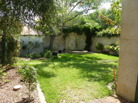 The Russell House - Accommodation Rockhampton 18