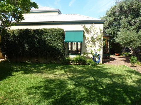 The Russell House - Accommodation Rockhampton 19
