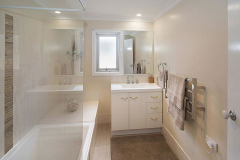 Sea La Vie - Accommodation Rockhampton 8