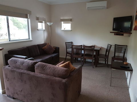 Adamsons Riverside Accommodation - Accommodation Rockhampton 38