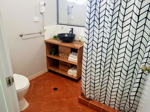Adamsons Riverside Accommodation - Accommodation Rockhampton 11