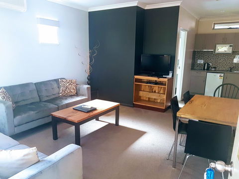Adamsons Riverside Accommodation - Accommodation Rockhampton 7