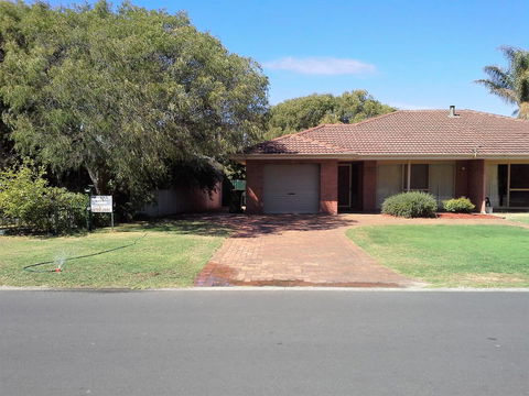 Busselton Beachfront - Accommodation Rockhampton 1
