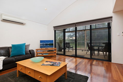 Sunset On Fearn - Accommodation Rockhampton 3