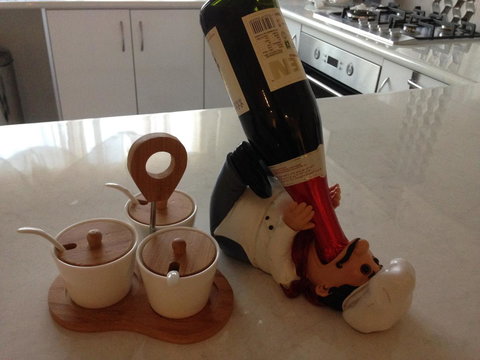 Bright & Beautiful Home On The Hills! - Accommodation Rockhampton 12