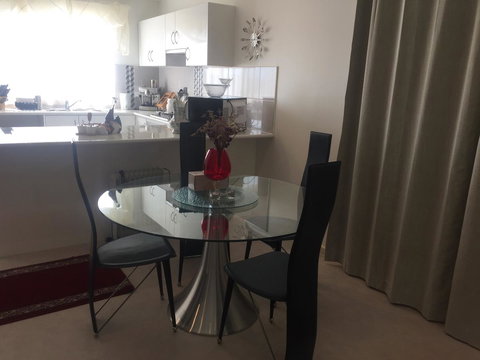 Bright & Beautiful Home On The Hills! - Accommodation Rockhampton 10