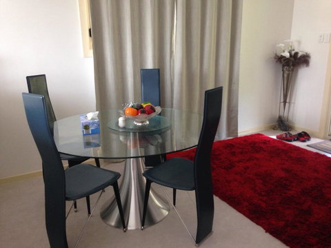 Bright & Beautiful Home On The Hills! - Accommodation Rockhampton 9