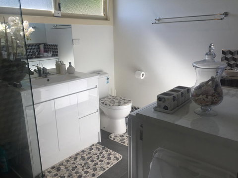 Bright & Beautiful Home On The Hills! - Accommodation Rockhampton 22