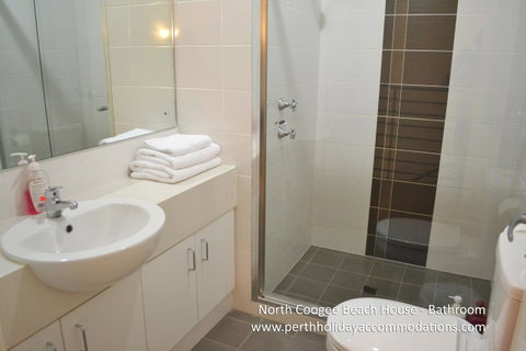 North Coogee Beach House - Accommodation Rockhampton 11
