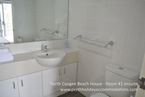 North Coogee Beach House - Accommodation Rockhampton 21