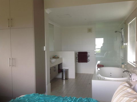 Studio Tramonto - Accommodation Rockhampton 2
