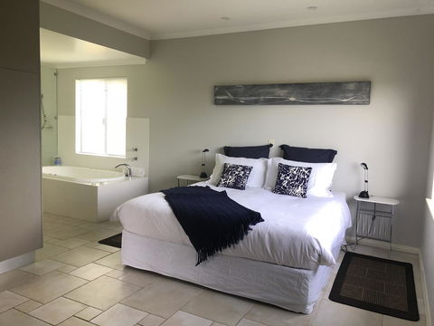 Studio Tramonto - Accommodation Rockhampton 0