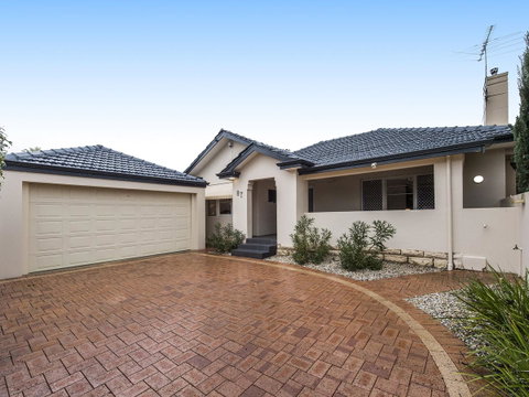 Luxury Federation Style Home - Sleeps 10 - Accommodation Rockhampton 18