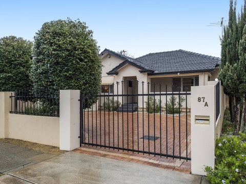 Luxury Federation Style Home - Sleeps 10 - Accommodation Rockhampton 17