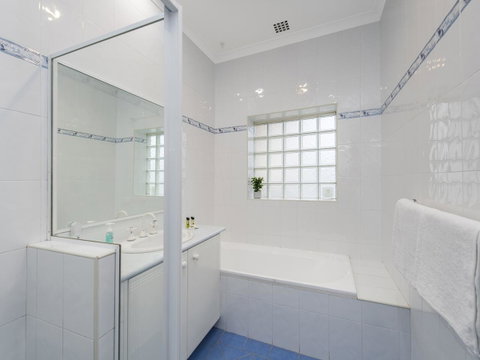 Luxury Federation Style Home - Sleeps 10 - Accommodation Rockhampton 14