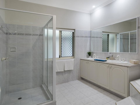 Luxury Federation Style Home - Sleeps 10 - Accommodation Rockhampton 13