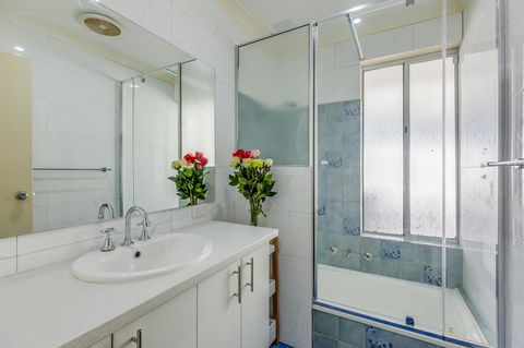 Brilliant, Neat, Convenient, Family-friendly House - Accommodation Rockhampton 11