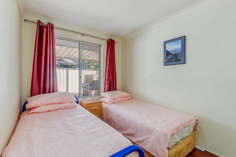 Brilliant, Neat, Convenient, Family-friendly House - Accommodation Rockhampton 9