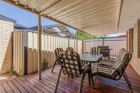 Brilliant, Neat, Convenient, Family-friendly House - Accommodation Rockhampton 13
