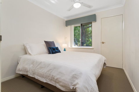 Como South Perth Villa - Accommodation Rockhampton 4