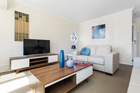 Como South Perth Villa - Accommodation Rockhampton 1