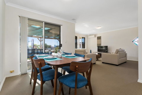 Como South Perth Villa - Accommodation Rockhampton 8